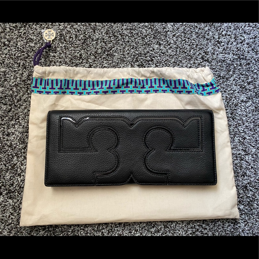 Tory Burch Logo Leather Clutch